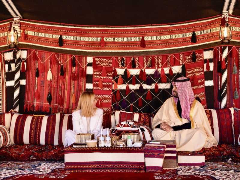 Giorgia Meloni in Arabia Saudita cerca una via di fuga ai dazi americani