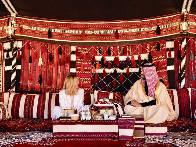 Santanchè, 007 e Albania: Meloni passa dalla tenda di bin Salman a quella del circo di Palazzo Chigi