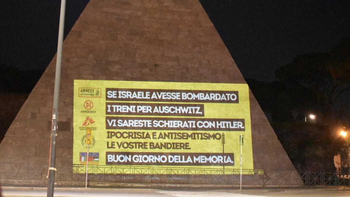 Immagine di La scritta a Piramide era formulata male, ma c'è chi la legge anche peggio