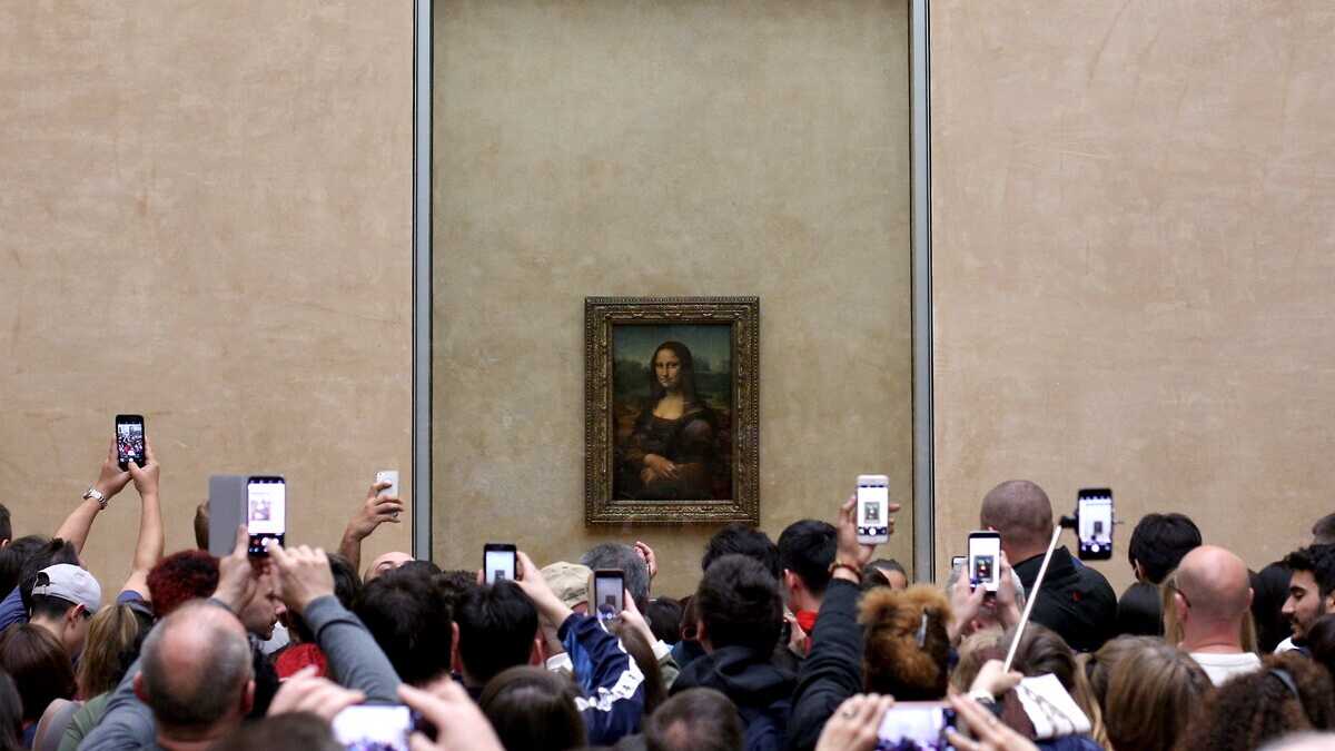 Immagine di La Gioconda si sposta ma per la massa di turisti serve una Parigi immaginaria