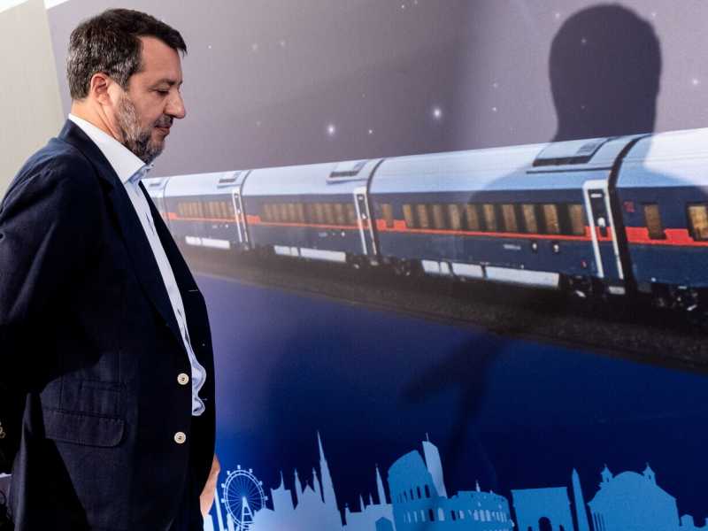 Nuovi guasti e ritardi sull'Alta velocità Roma-Firenze. Salvini griderà ancora al complotto?
