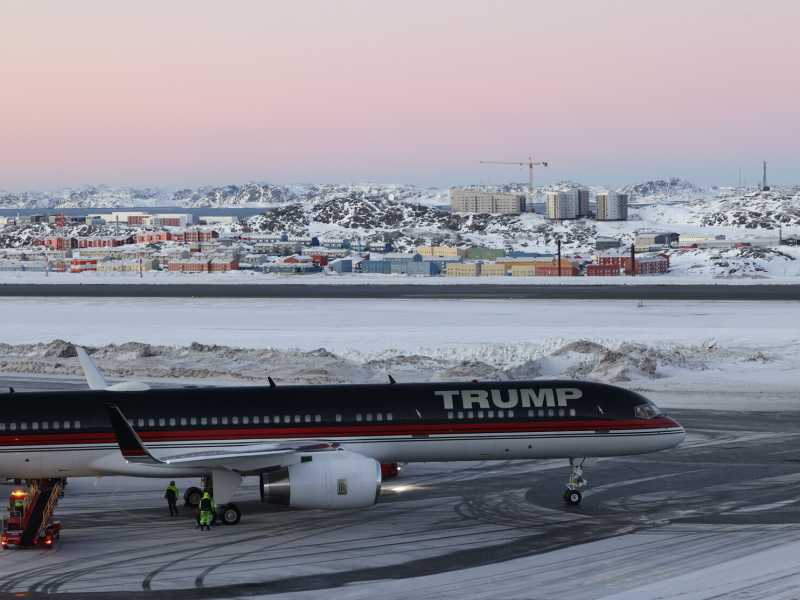 L'aereo con a bordo Donald Trump Jr a Nuuk, Groenlandia, martedì 7 gennaio 2025 (Emil Stach/Ritzau Scanpix via AP) <br />