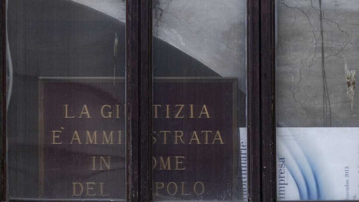 Immagine di Atto voluto, non dovuto. La storia d'Italia spiegata attraverso le esondazioni dei pm