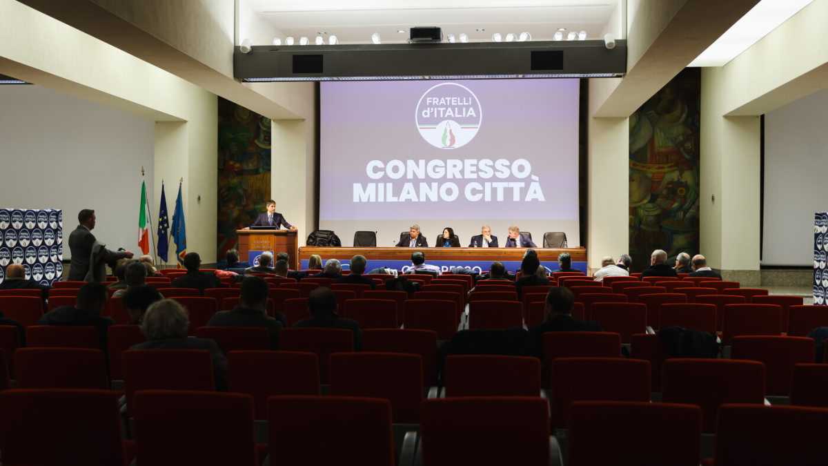 Immagine di Sicurezza, islam e ciclabili, i Municipi sono la palestra della nuova leva di FdI. Sotto l’ala di La Russa