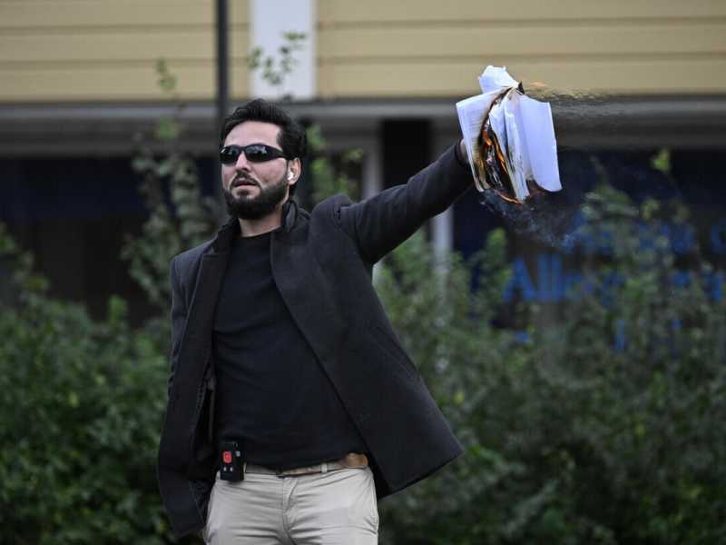 Assassinato l’iracheno che bruciava il Corano. Il premier svedese: “Potenze straniere coinvolte”