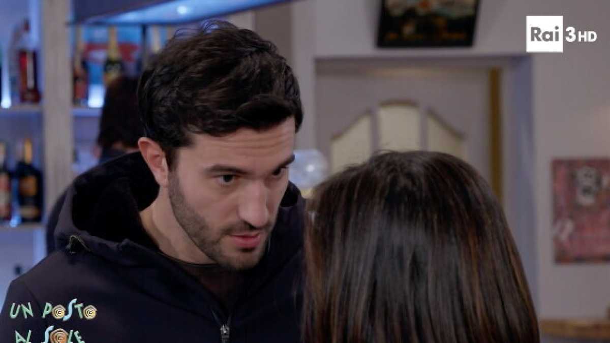 Immagine di Damiano scopre chi è l'aggressore di Viola in Un posto al sole