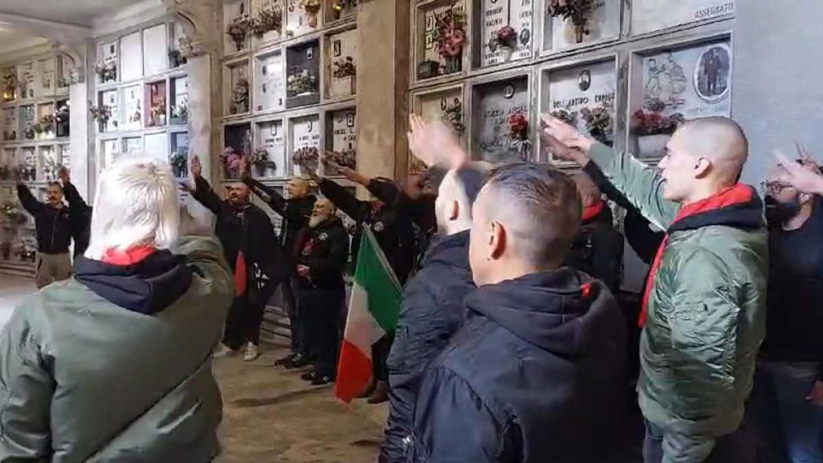 Immagine di Il loop dei fascisti-antifascisti da social