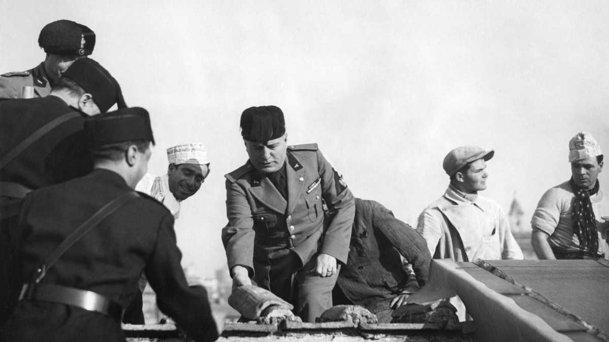 Immagine di Mussolini il "romaniolo", e il ruolo di Roma col fascismo