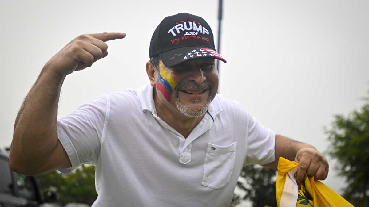 Immagine di Trump volta le spalle all'opposizione venezuelana