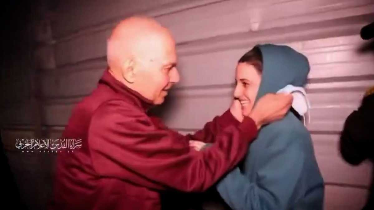 Immagine di Dalle gabbie ai soprusi fisici e psicologici: i 482 giorni di agonia a Gaza per gli israeliani