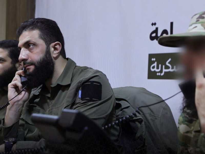 Abu Muhammad al Julani nell'operation room monitora l'attacco su Aleppo&nbsp;