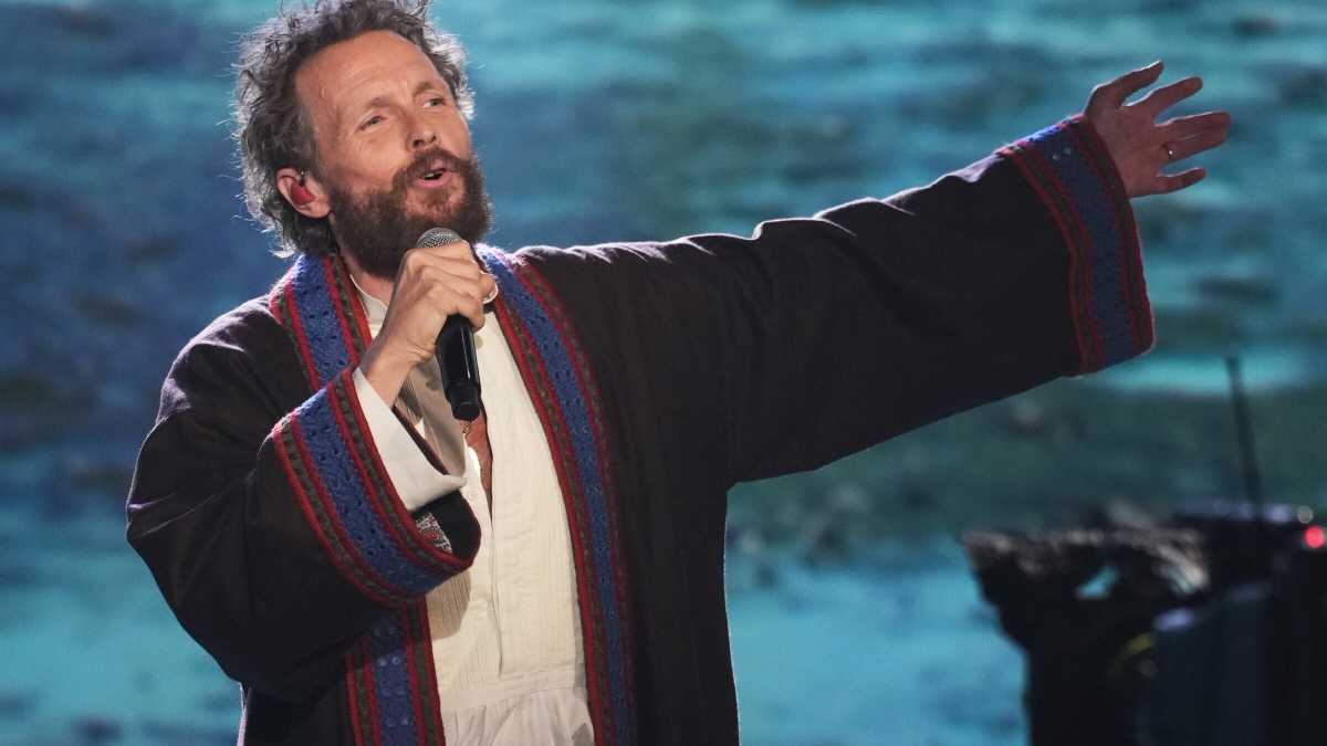 Immagine di Il disco post incidente di Jovanotti serba un tasso sentimentale vertiginoso. E arriva pure il tour “PalaJova”