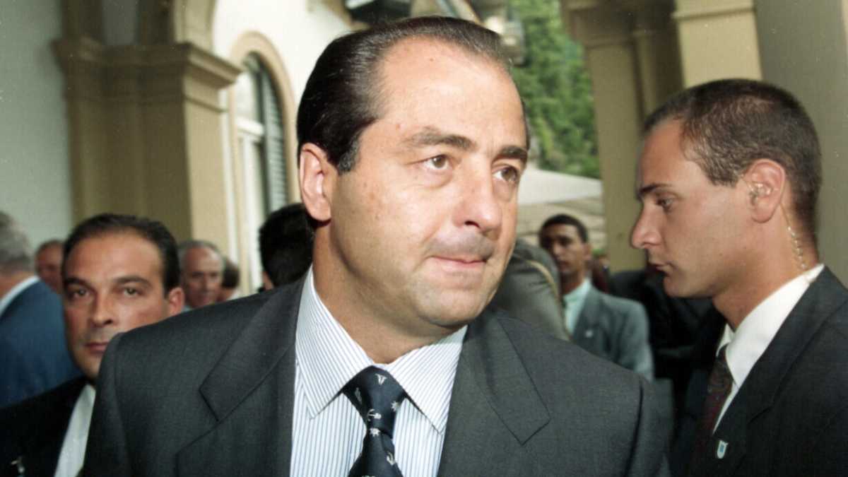 Immagine di Ora che ha perso tutto quel che si poteva perdere, Di Pietro è diventato pure simpatico