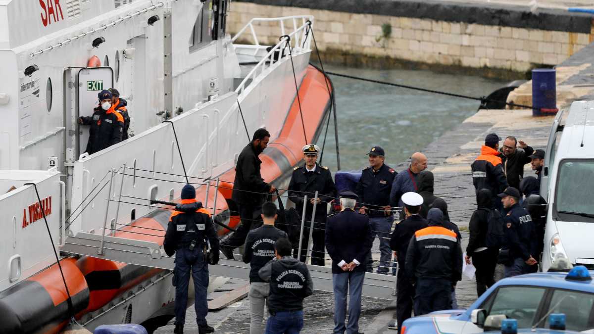 Immagine di Perché il Patto europeo sulla migrazione non risolverà i guai italiani in Albania