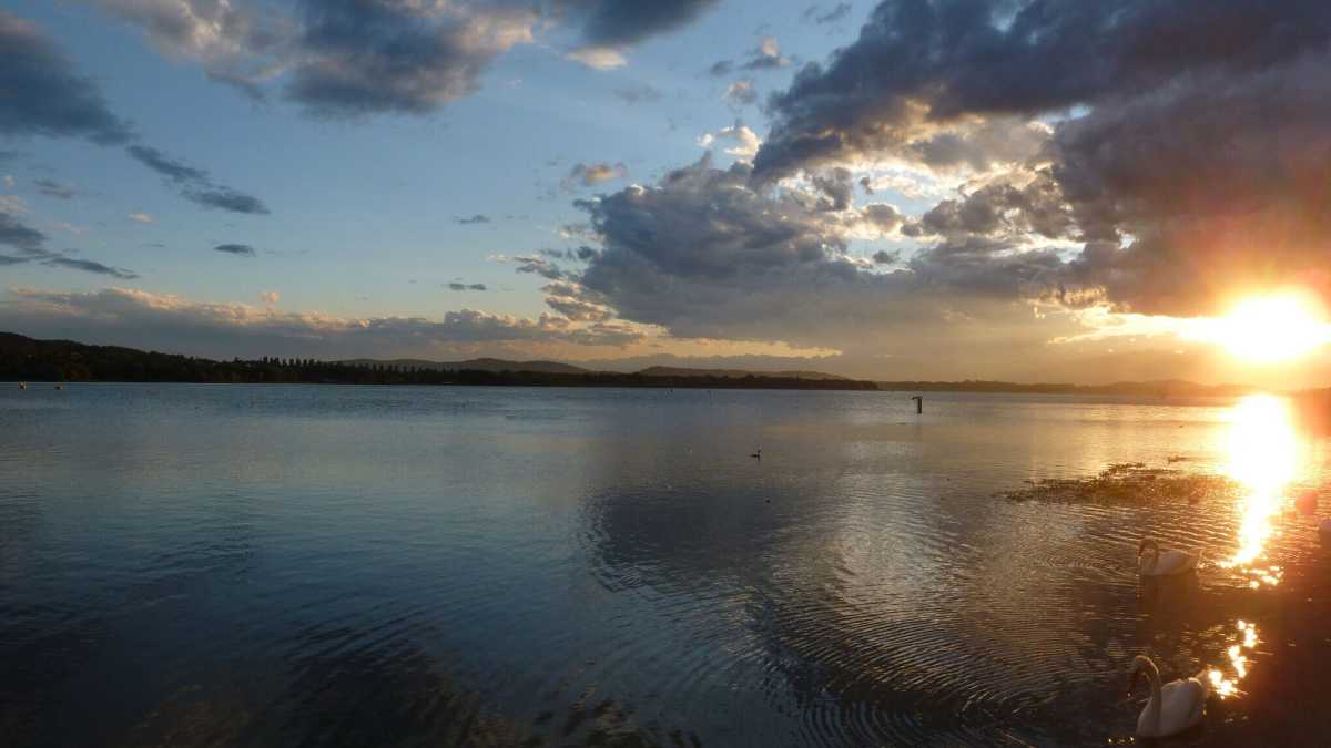 Immagine di Convertire l'industria obitoristica per rilanciare il lago di Varese