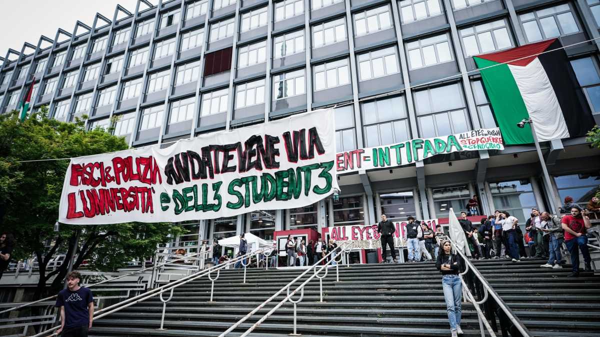 Immagine di Scorte della Digos, minacce: la dura vita degli studenti che si oppongono ai pro Pal
