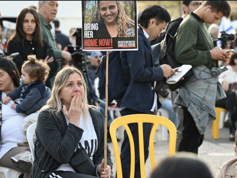 I primi tre ostaggi tornano in Israele
