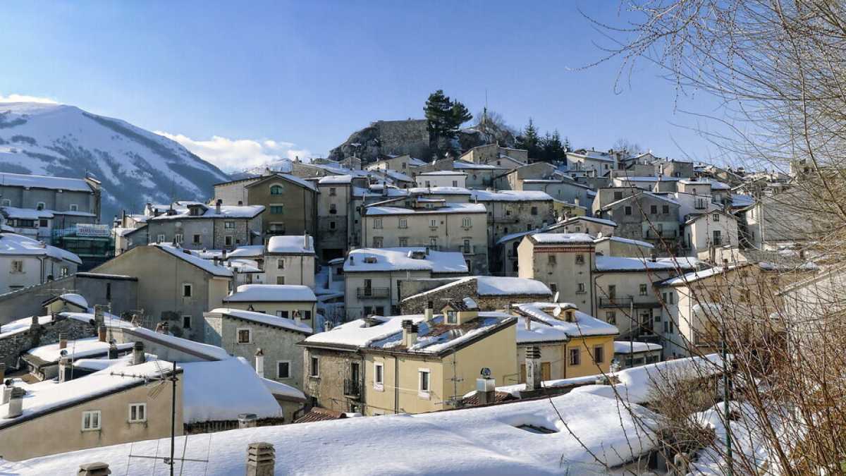 Immagine di Le difese naturali tengono lontani i pullman dalla neve di Ovindoli