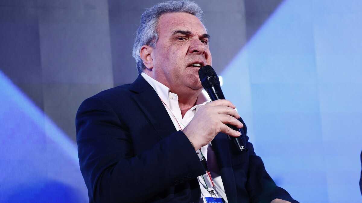 Immagine di “Autonomia da governi e partiti, partecipazione per i lavoratori”. Parla Sbarra