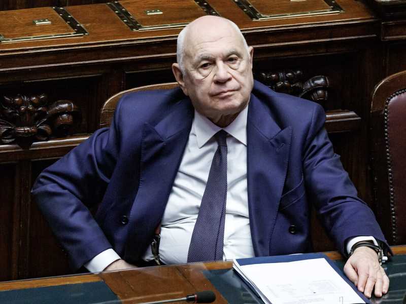 L'Ue prepara la risposta ai dazi di Trump. Mozione di sfiducia a Nordio