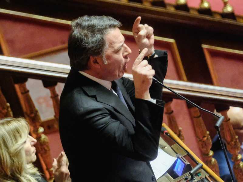 Parla Renzi: "Con Meloni è ormai deriva libica, è circondata da bimbiminkia. Ormai si ha paura di parlare"