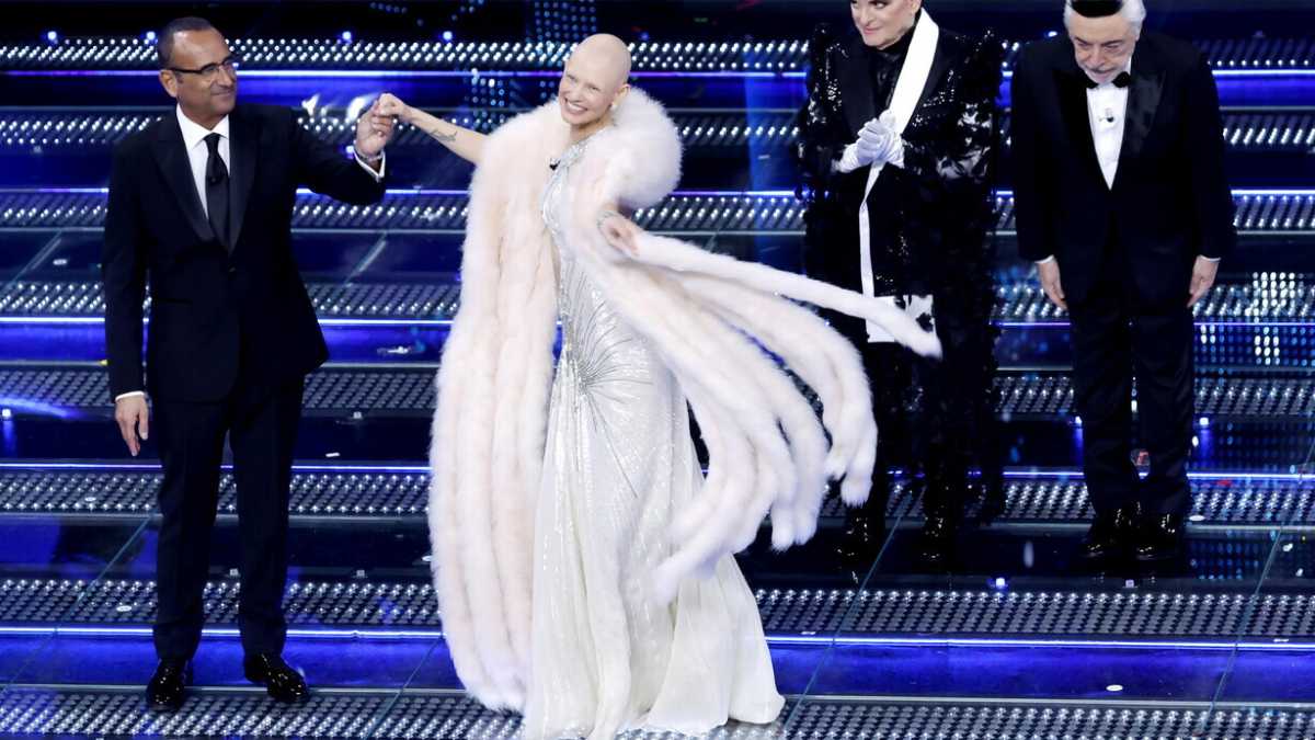 Immagine di Non è più un Sanremo per vecchi: immagini dalla seconda serata