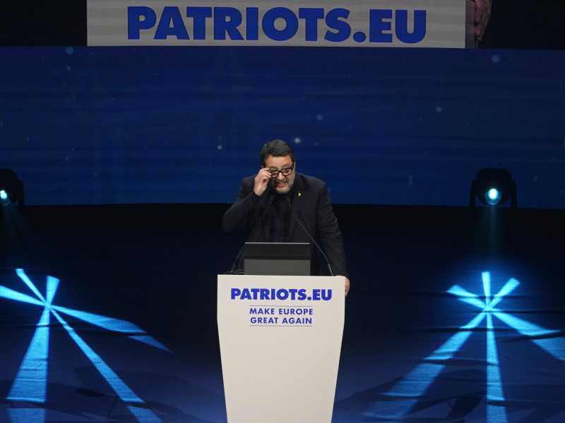 Salvini il rottamatore, litiga con Romeo e a Fedriga dice: “Fai quello che dico io”. Si scrive le regole per il Congresso