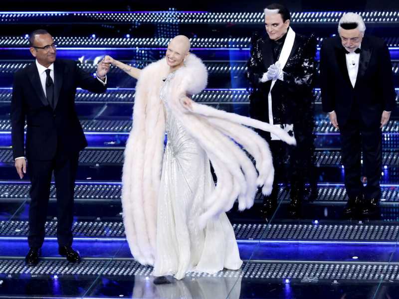 Non è più un Sanremo per vecchi: immagini dalla seconda serata