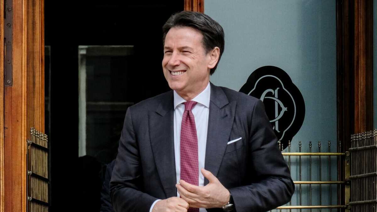 Immagine di A pranzo con Conte. "Meloni? Tracotante. Possiamo batterla. Sommati si vince. I servizi? Io li pacificavo"