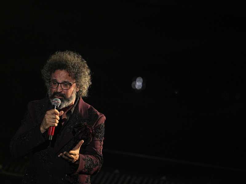Simone Cristicchi sul palco di Sanremo 2025 (foto LaPresse)