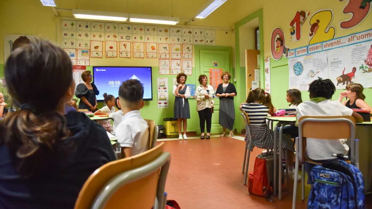 Immagine di Trovare un posto anche a scuola per i cantautori