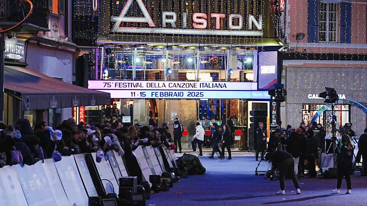 Immagine di Quei ragazzini catturati dall’opera mentre in tv va in scena Sanremo