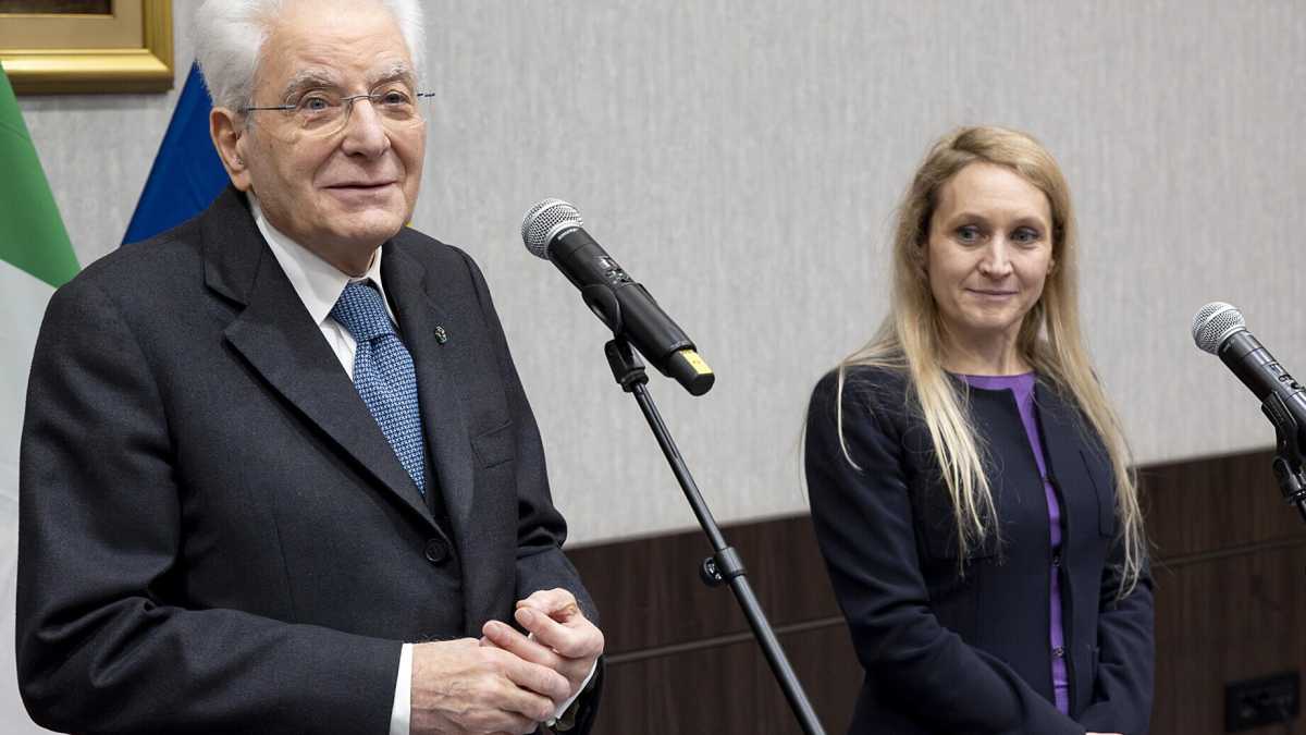 Immagine di Mattarella: “La Russia torni a svolgere il suo importante ruolo nella comunità internazionale”