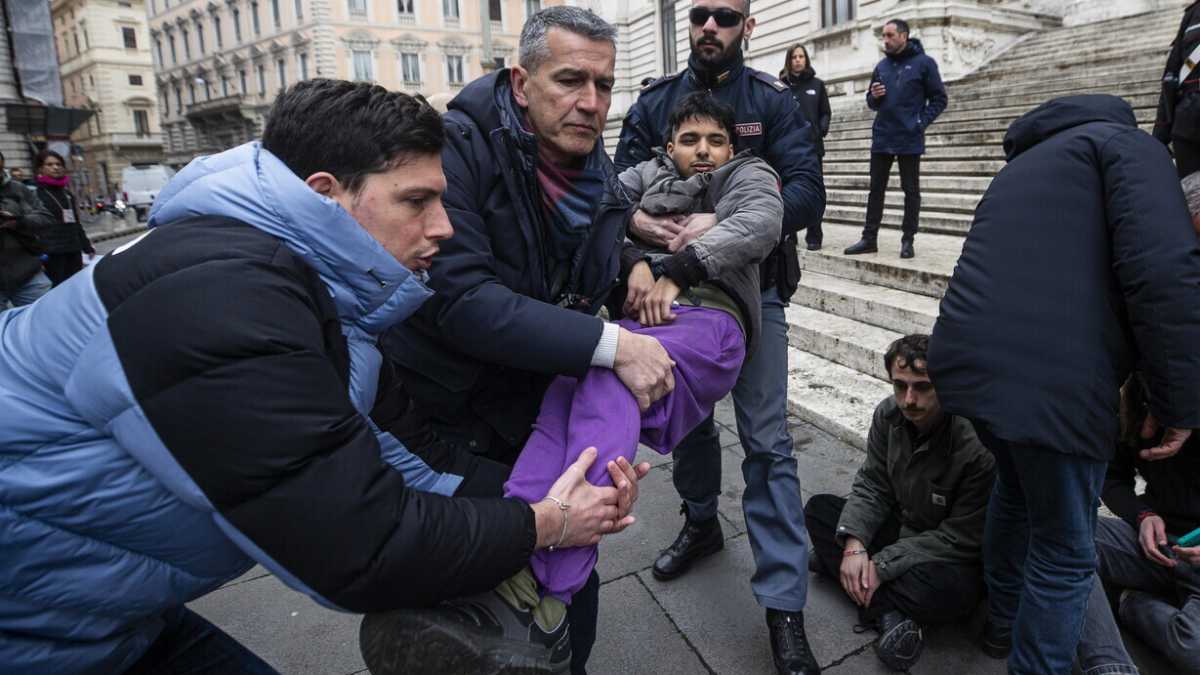Immagine di Ultima generazione, penultima priorità