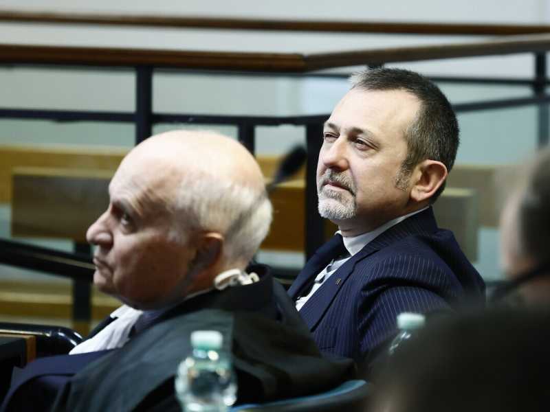 Delmastro condannato a otto mesi per il caso Cospito: "Sentenza politica". Meloni: "Resta al suo posto"
