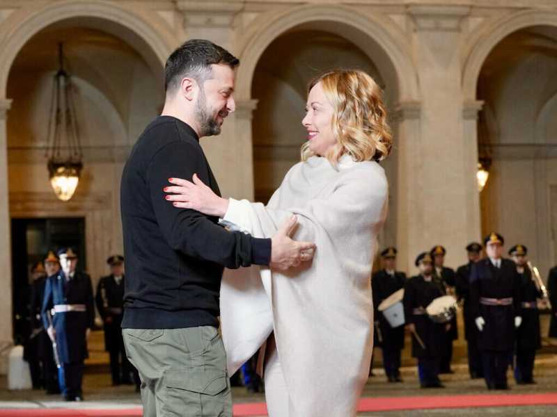 “Nonostante Trump, sull'Ucraina non torniamo indietro”, dicono in FdI. E Meloni svicola con una nota