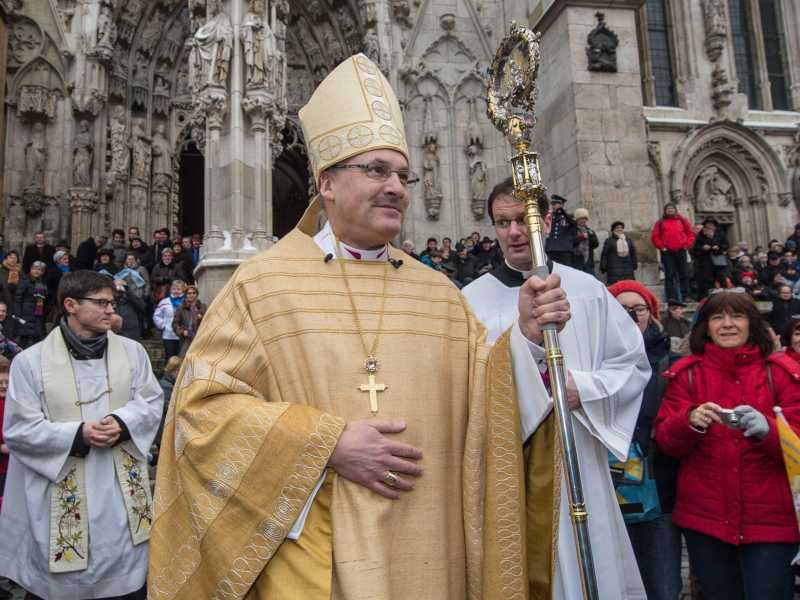 Sul cordone sanitario anti AfD si spacca la Chiesa tedesca. Due vescovi: "Non in nostro nome"