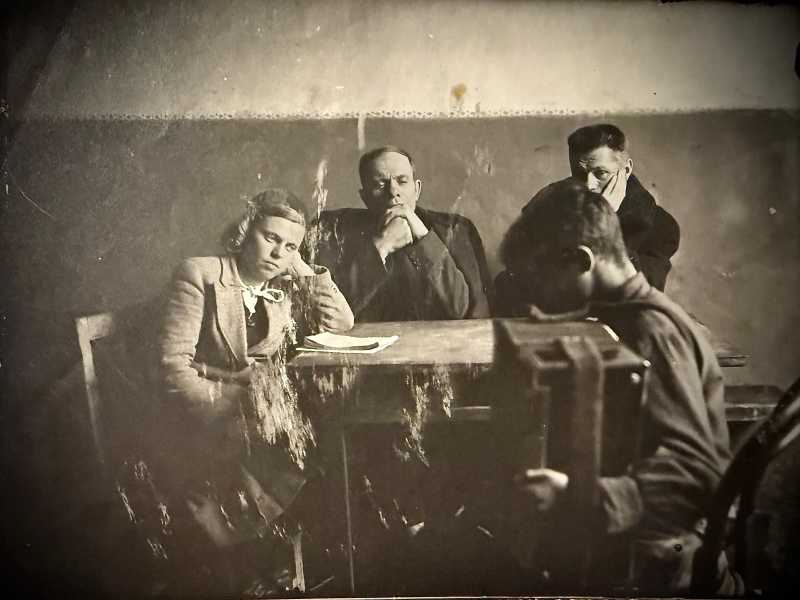 Yaroslav Trofimov ci ha dato questa fotografia di sua nonna Debora, che ha ispirato il suo romanzo &ldquo;Non c&rsquo;&egrave; posto per l&rsquo;amore, qui&rdquo;