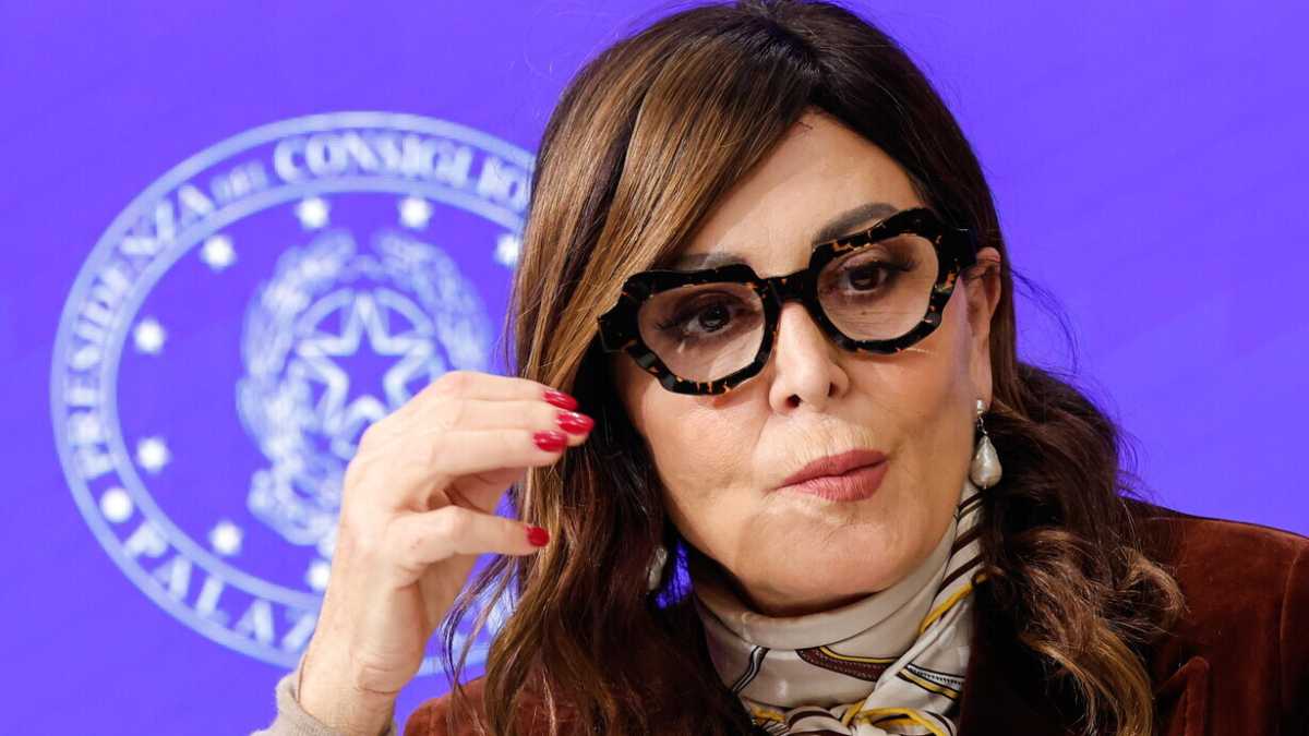 Immagine di La difesa (fredda) di Santanchè. Il centrodestra manda in Aula le terze file