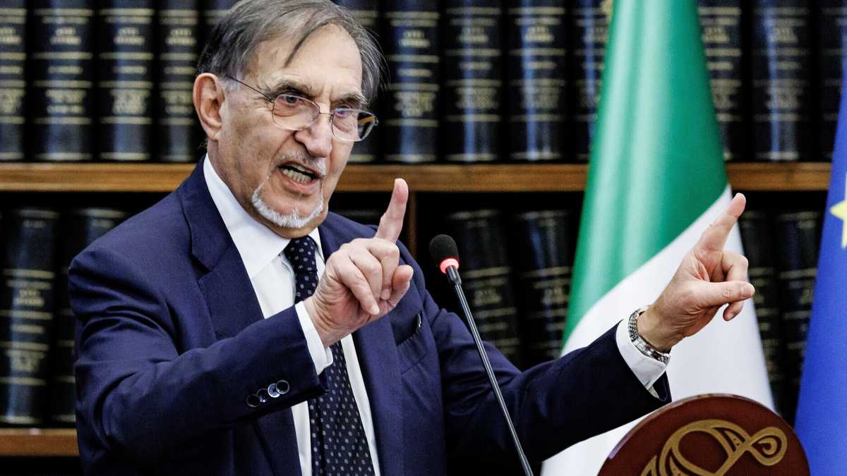 Immagine di La Russa: "Il Salva-Milano? Meglio chiamarlo Salva-Sala. Lo sostenga la sinistra". Conti e strategie