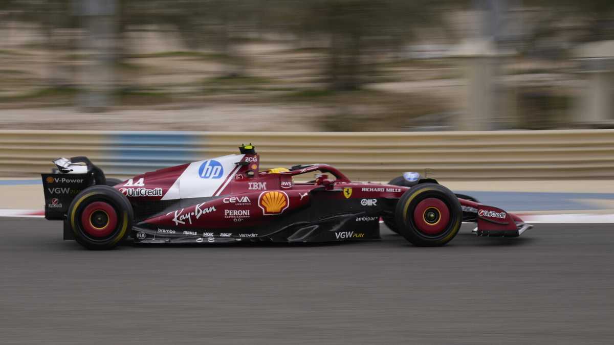 Immagine di Lewis Hamilton ha iniziato come meglio non poteva i suoi primi test in Ferrari