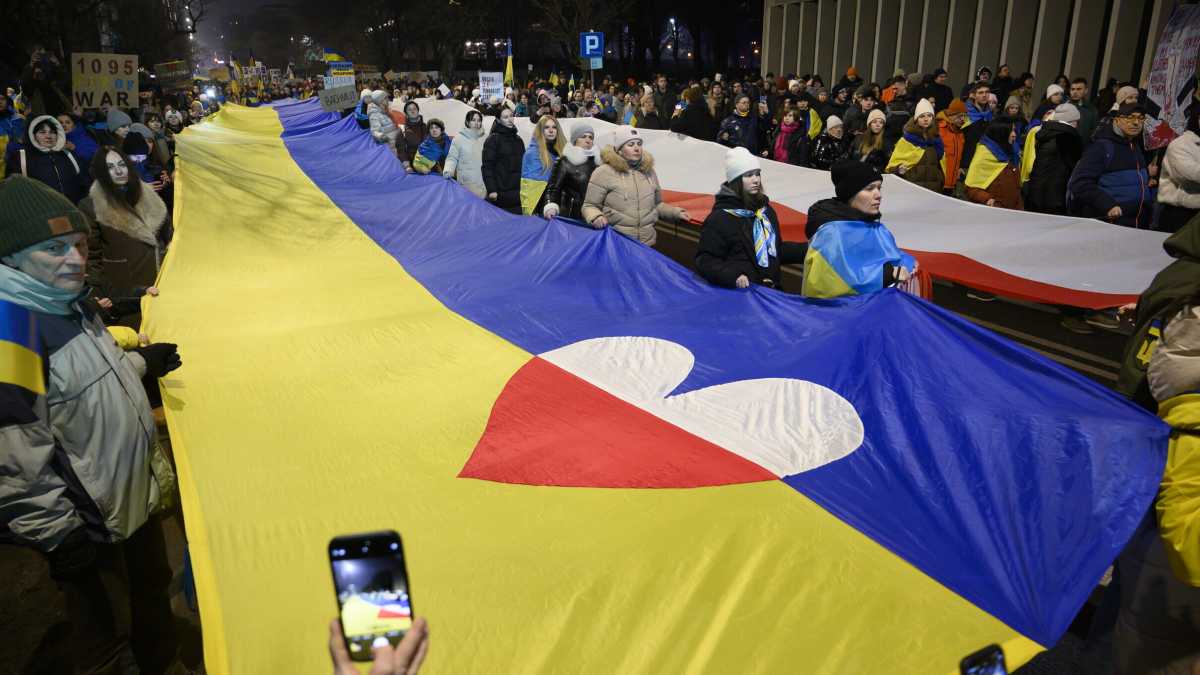 Immagine di Gli ucraini tengono lontani i russi dalla Polonia e dall’Europa. La gratitudine di Varsavia