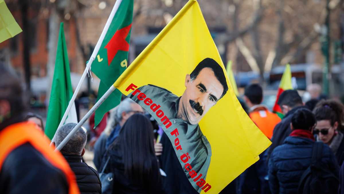 Immagine di Ocalan annuncia lo scioglimento del Pkk e fa un appello per la pace