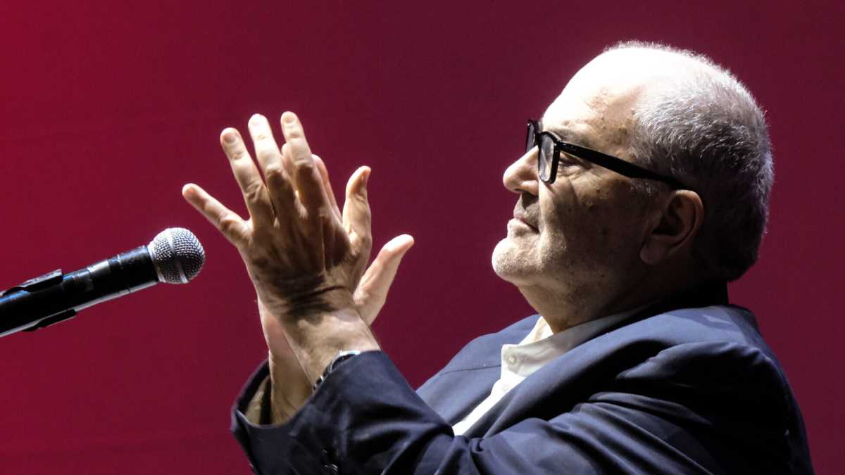 Immagine di Un tè con Goffredo Bettini: "Nel Pd c'è degrado. Serve un partito di centro e coalizione Assisi contro 'regime' Meloni"