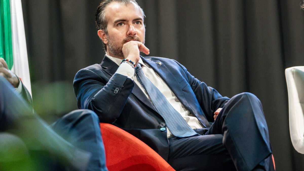 Immagine di Il giorno di Molinari. Chi è il capogruppo leghista il cui pensiero non pare affatto “più salviniano di Salvini”