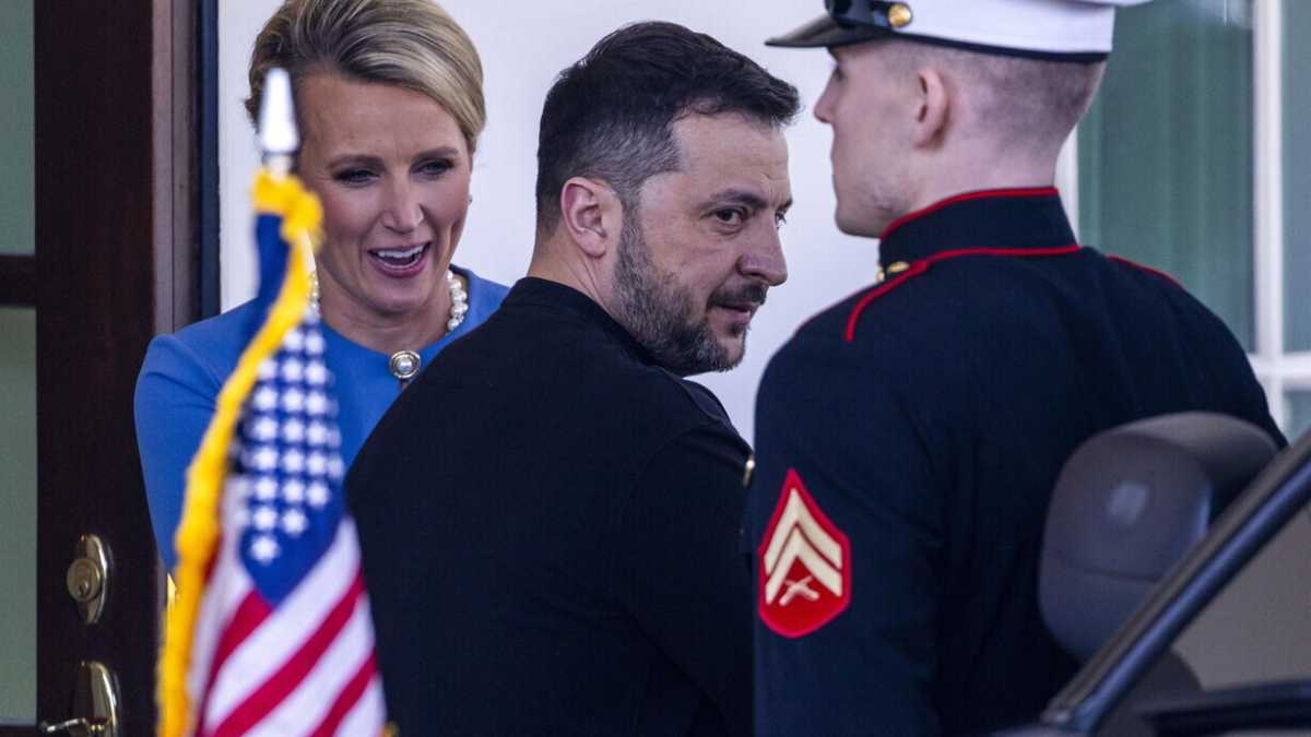 Immagine di Re Trump? È lui il buffone di corte. Il gran no di Zelensky