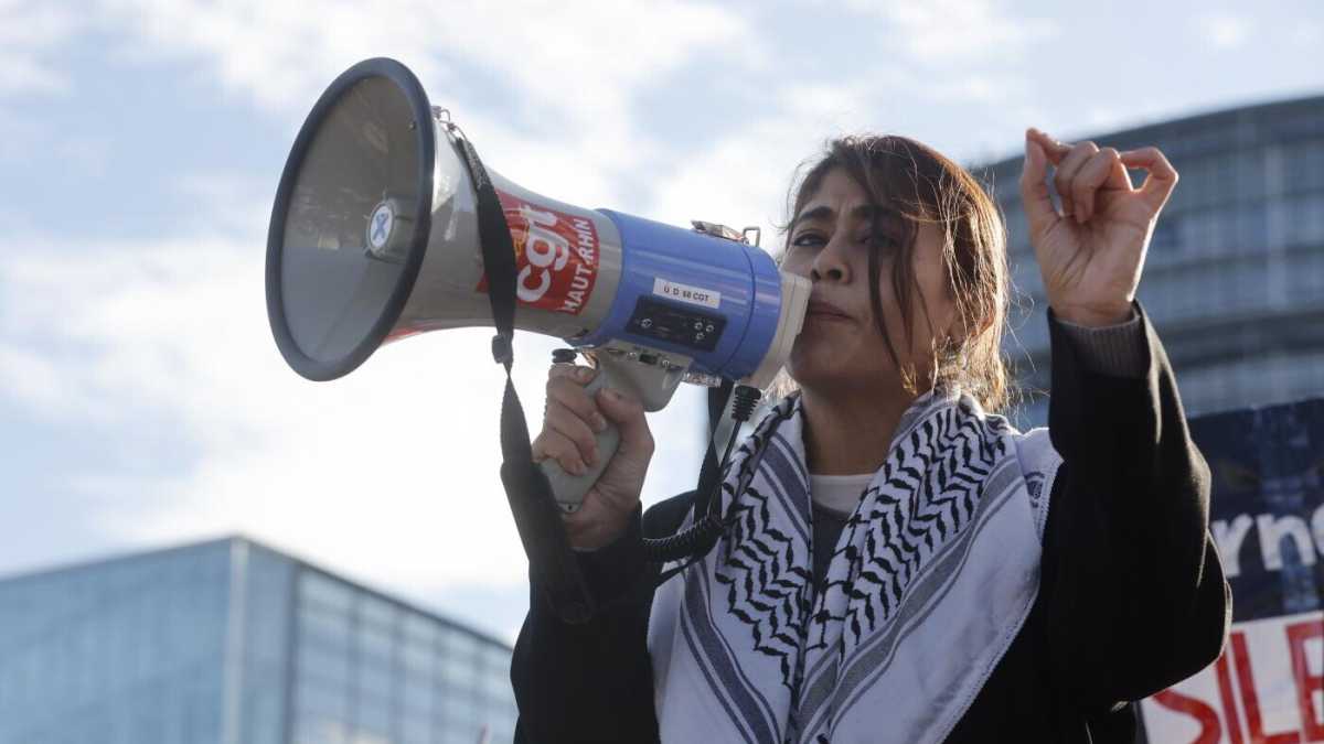 Immagine di La deputata francese che nega l’uccisione dei Bibas e quella curdo tedesca contro contro Hamas