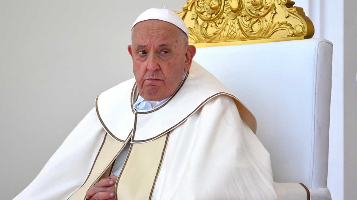 Immagine di Papa Francesco, il bollettino: "Condizioni stabili. Buona risposta alle terapie"