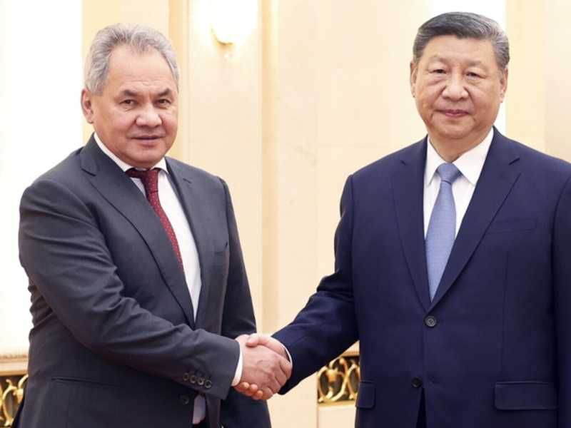 La strada spianata per Putin e Xi Jinping