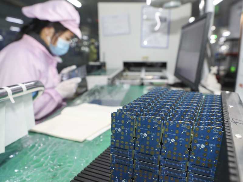 Un’azienda hi-tech cinese (Costfoto/NurPhoto via Getty Images) <br />